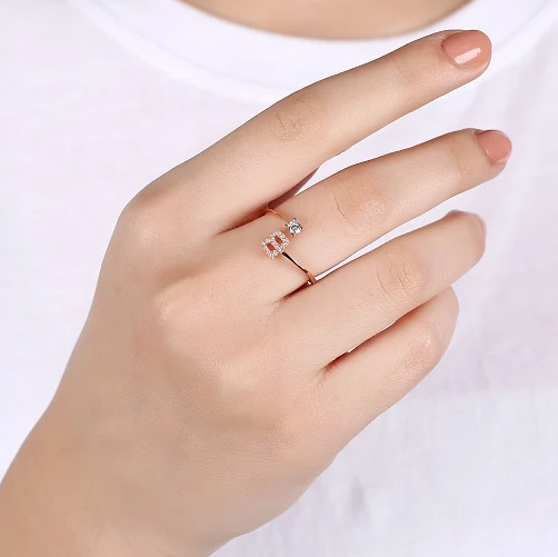 Rosa® Infinity Ring Top Page